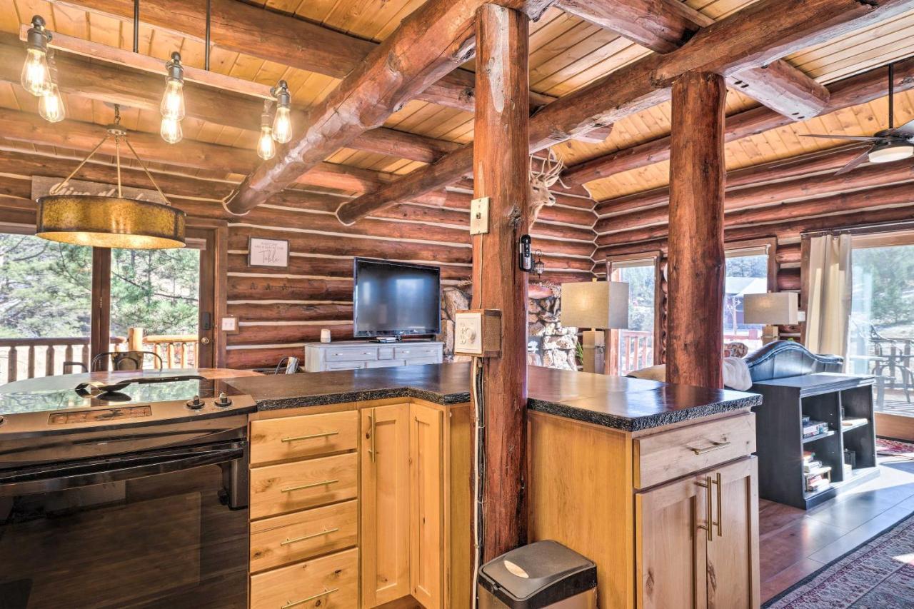 Classic Colorado Log Home With Mountain Views! Florissant المظهر الخارجي الصورة